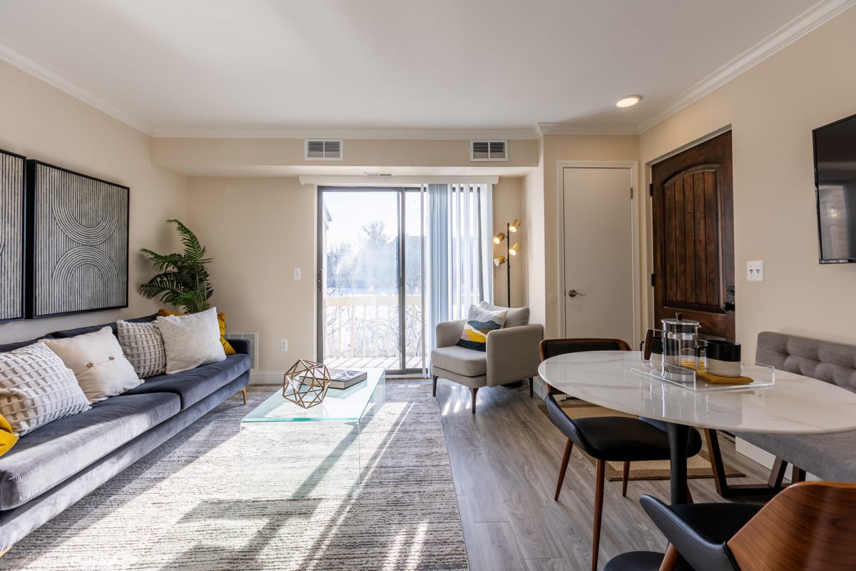 River Oaks West Apartments in Novi, MI Photos and videos